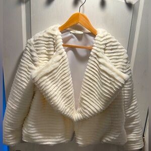 Faux fur cropped jacket